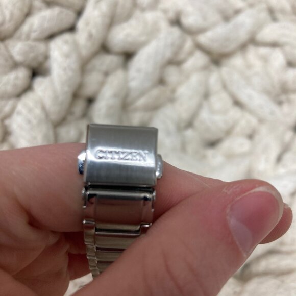 CITIZEN WATCH  ECO DRIVE *LIKE NEW*